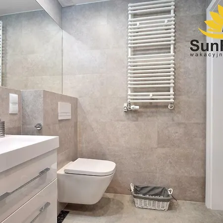Апартаменты Sunflowers Apartament Leo Grey W Kolobrzegu *