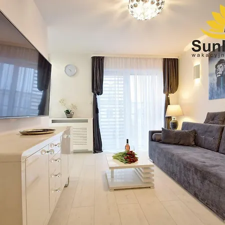 Апартаменты Sunflowers Apartament Leo Grey W Kolobrzegu